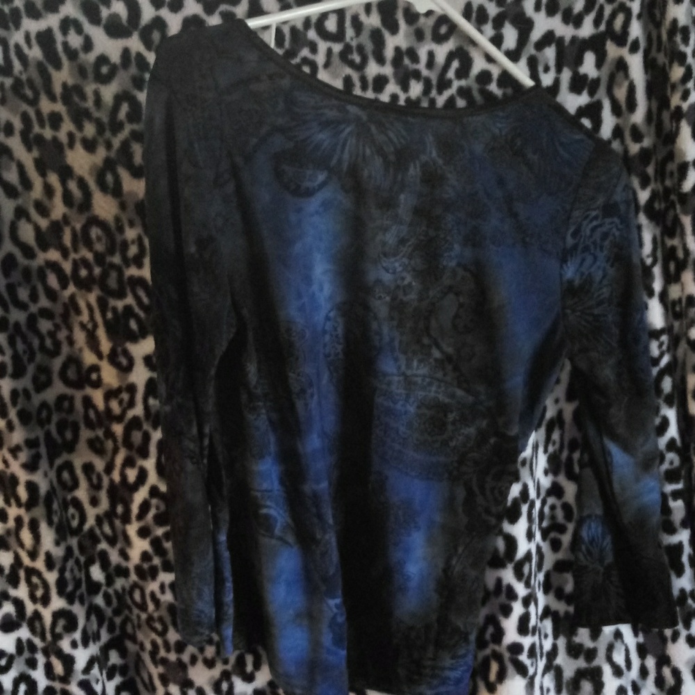 Top - Picture 2 of 2